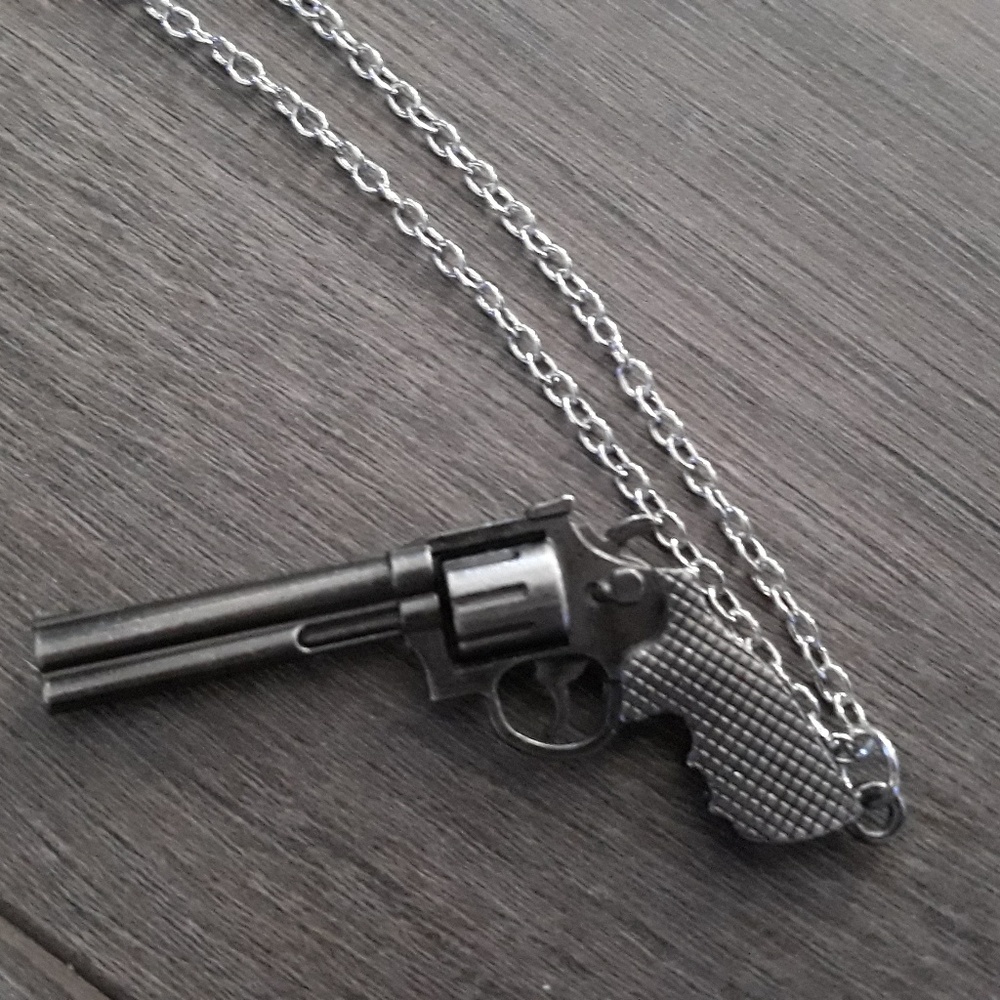 New gun pistol revolver necklace